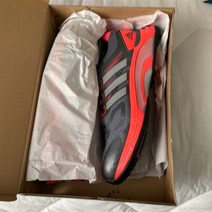Brands new adidas Mens running shoe